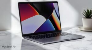 Apple MacBook Air M4 laptop in silver – ultra-thin design with Retina display